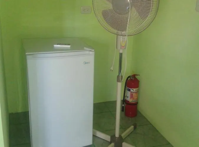 Hotel Cabinas Lalimar *