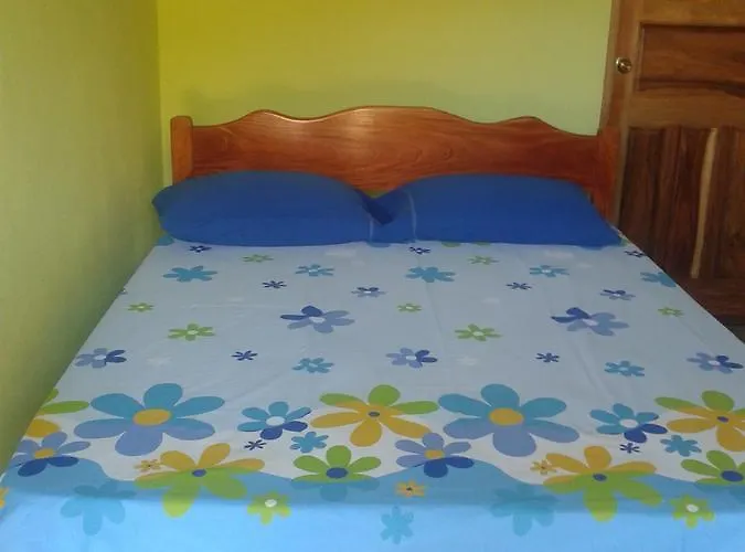 Cabinas Lalimar *