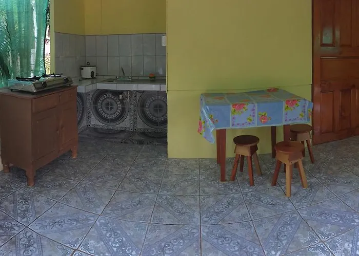 Cabinas Lalimar Hotel *
